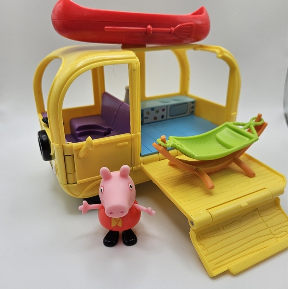 Peppa Pig Peppa's Play n' Go Campervan Playset Van Canoe Camper - Picture 1 of 7